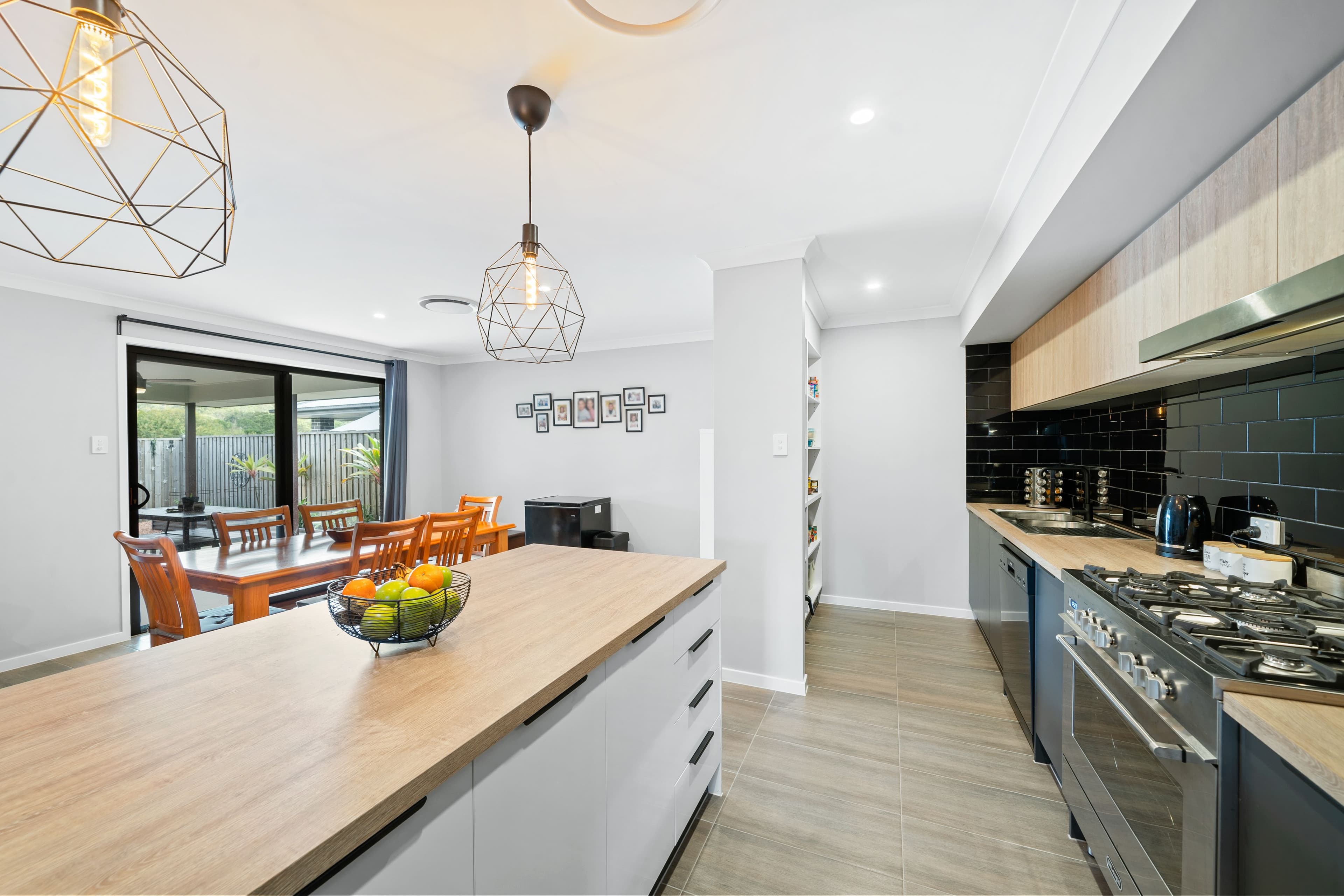 34 Jim Davidson Boulevard, Belivah QLD 4207, Belivah - Thumbnail 3