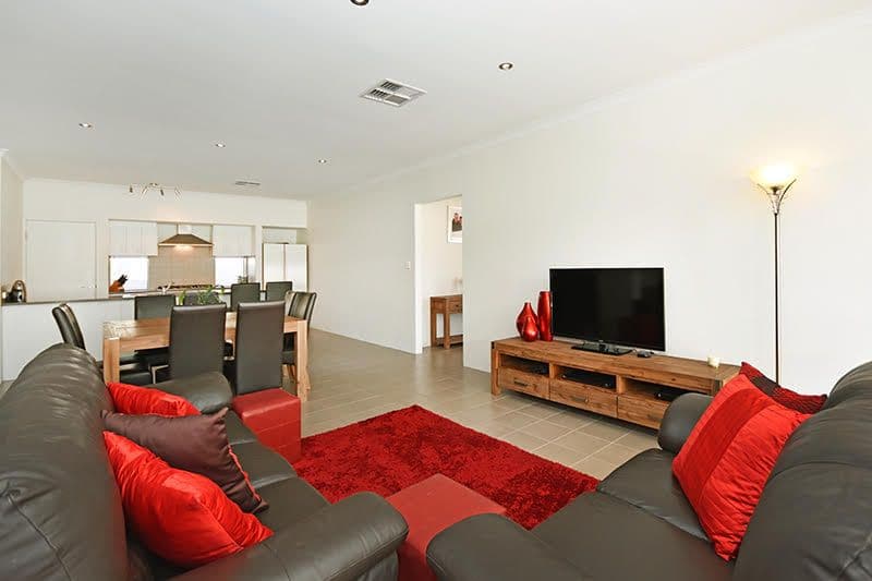 4 Mitre Bend, Ellenbrook WA 6069, Ellenbrook - Thumbnail 2