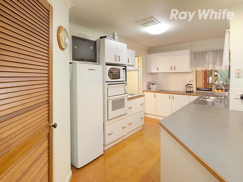 12 Kingfisher Drive, WODONGA VIC 3690, West Wodonga - Thumbnail 2