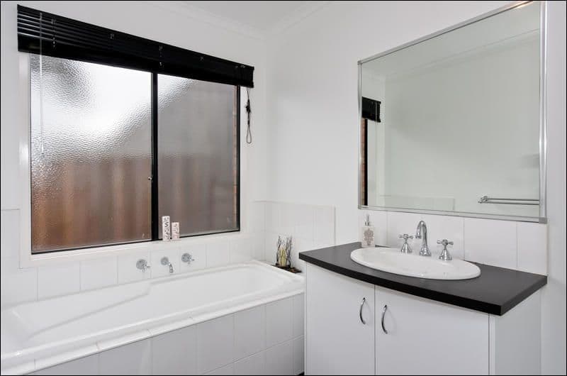 12 Knightsbridge Place, DIAMOND CREEK VIC 3089, Diamond Creek - Thumbnail 2