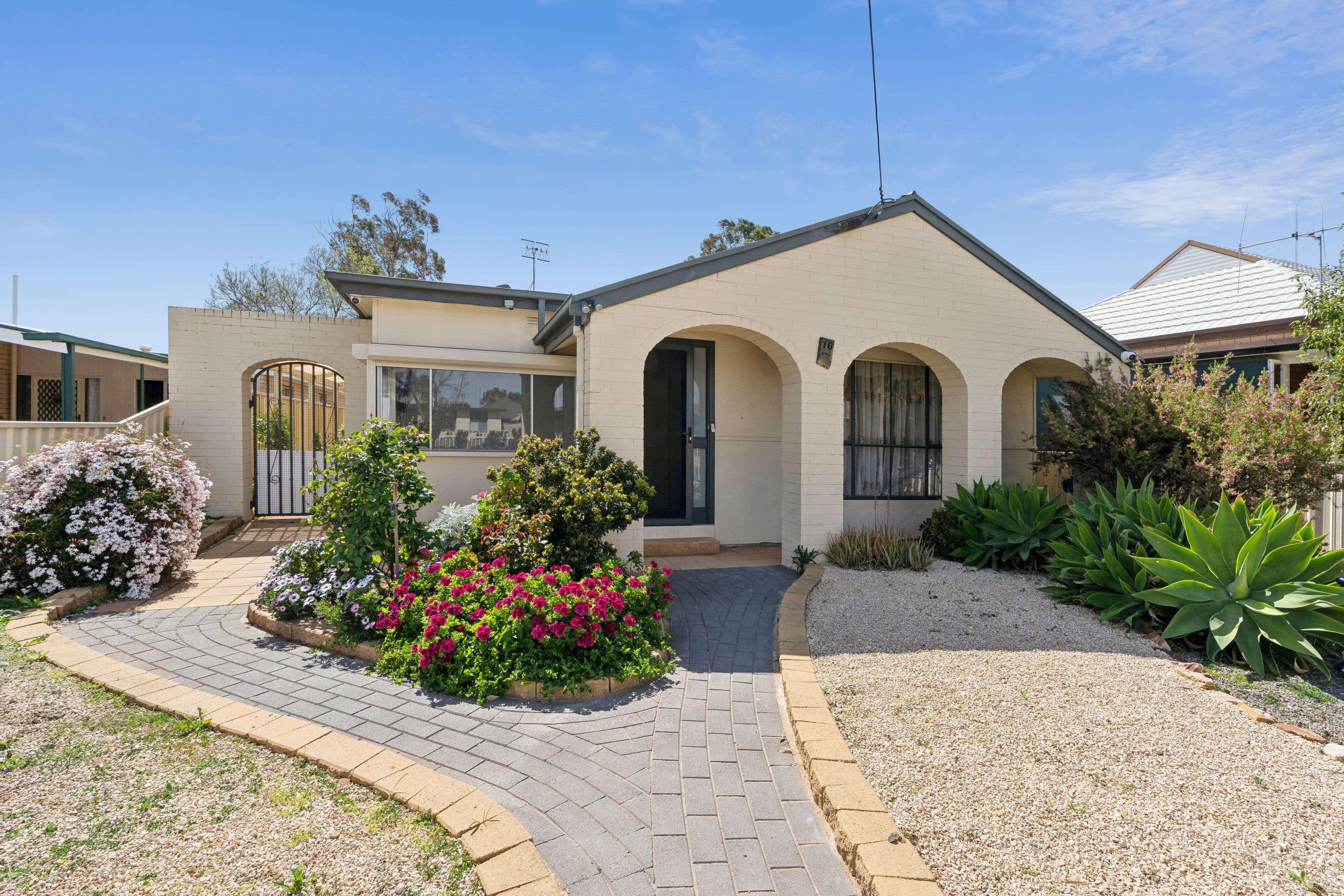 16 Twelfth Street, Renmark SA 5341, Renmark - Image 1