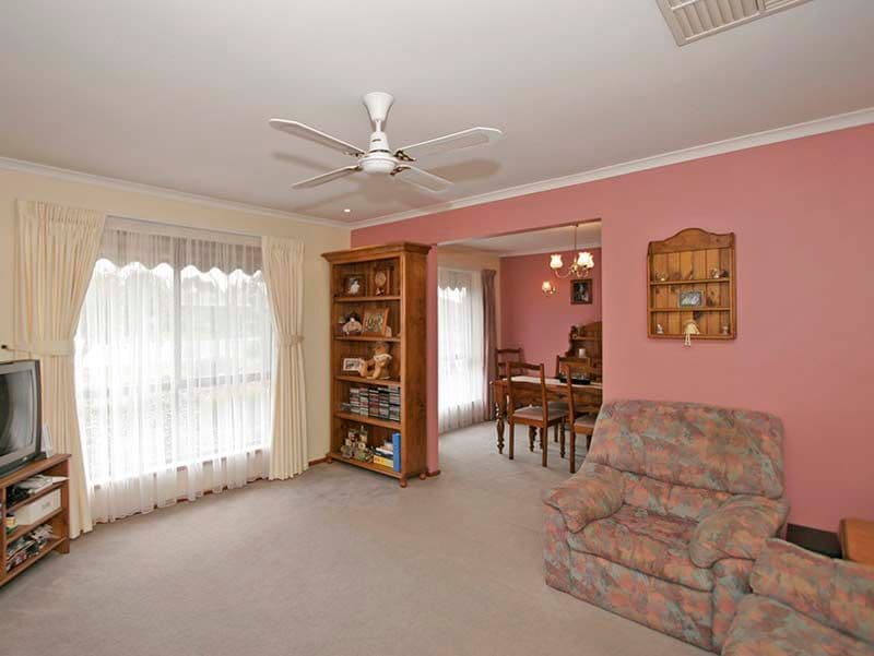 11 Warburton Drive, WOODCROFT SA 5162, Woodcroft - Thumbnail 2