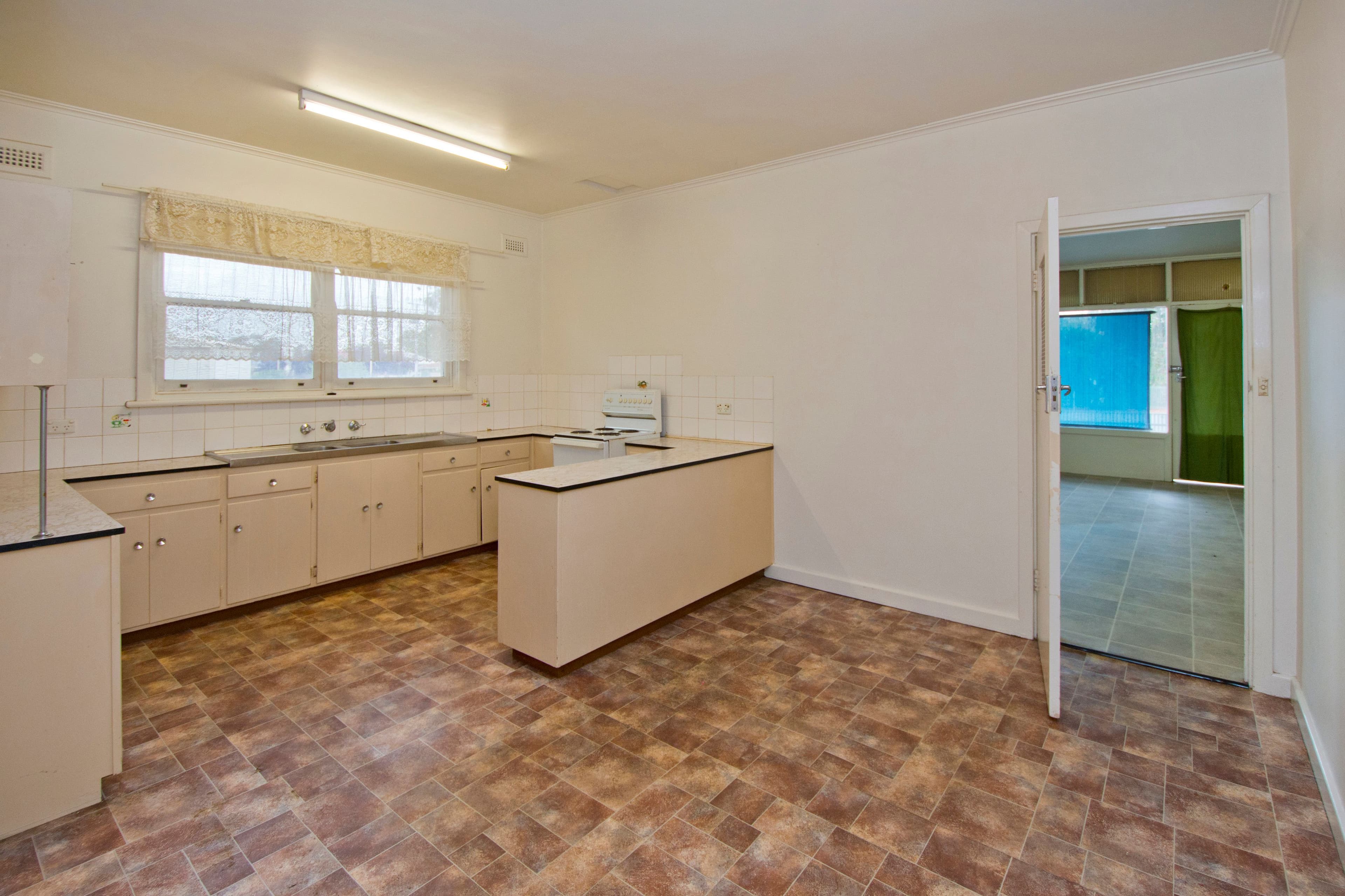 32 Hill Street, Gawler South SA 5118, Gawler South - Thumbnail 2