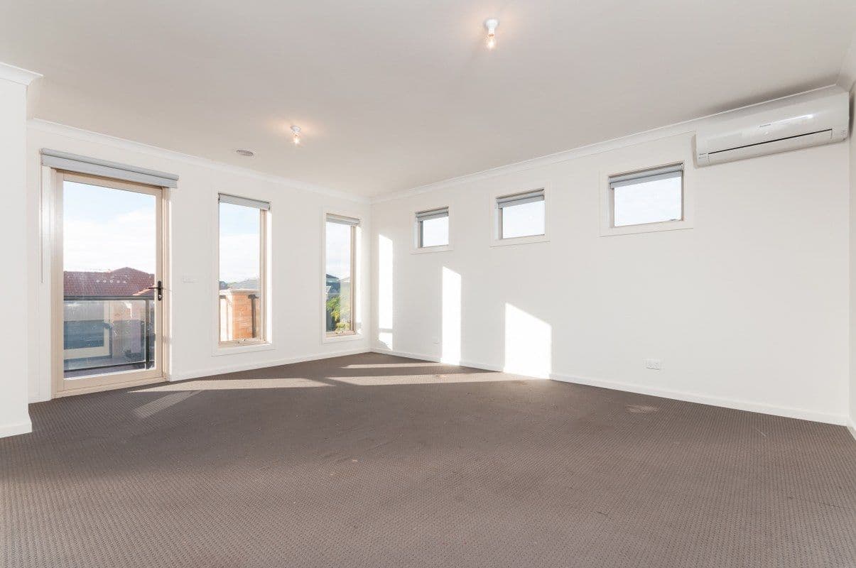 15 Dalwhinnie Crescent, CRAIGIEBURN VIC 3064, Craigieburn - Thumbnail 4
