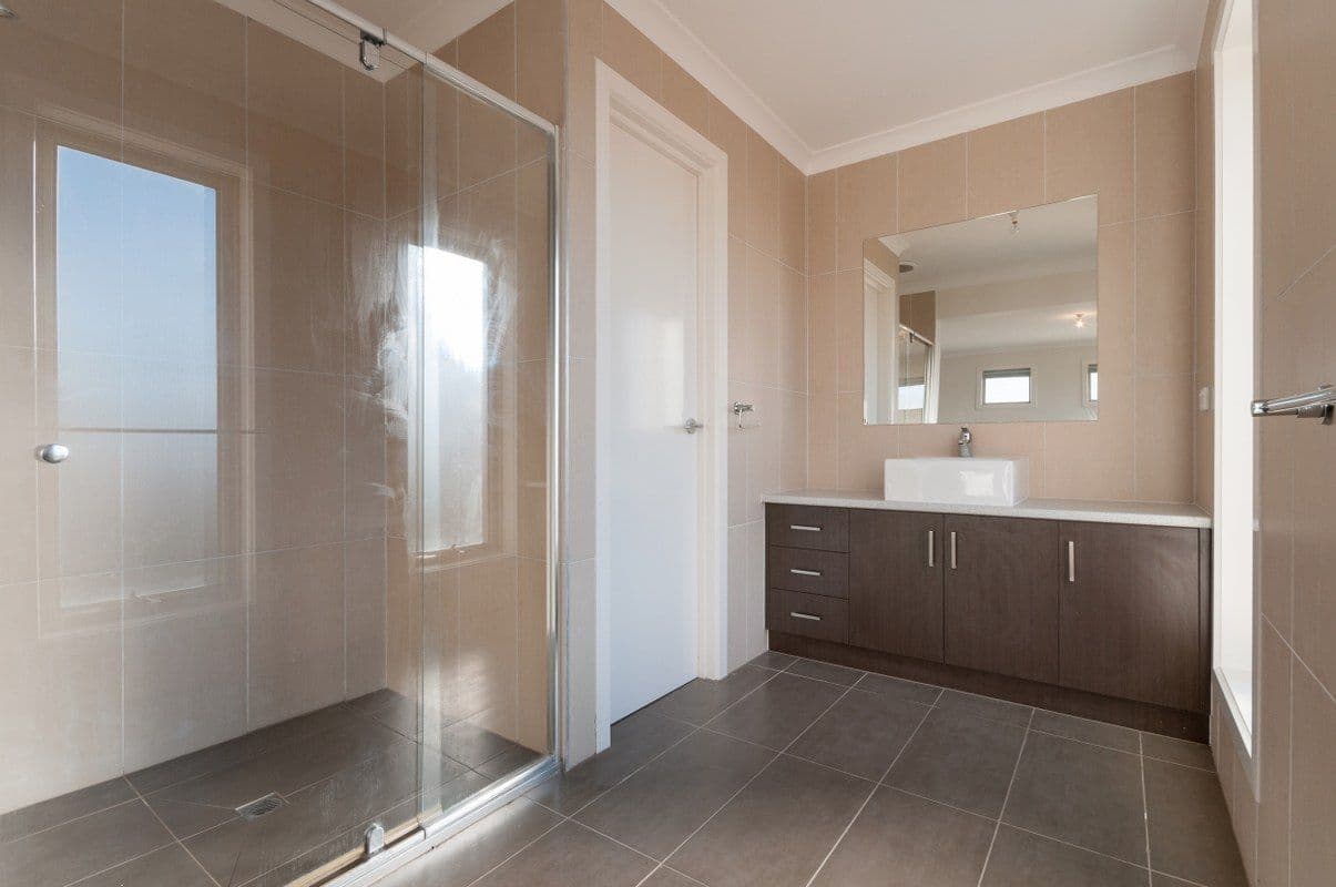 15 Dalwhinnie Crescent, CRAIGIEBURN VIC 3064, Craigieburn - Thumbnail 5
