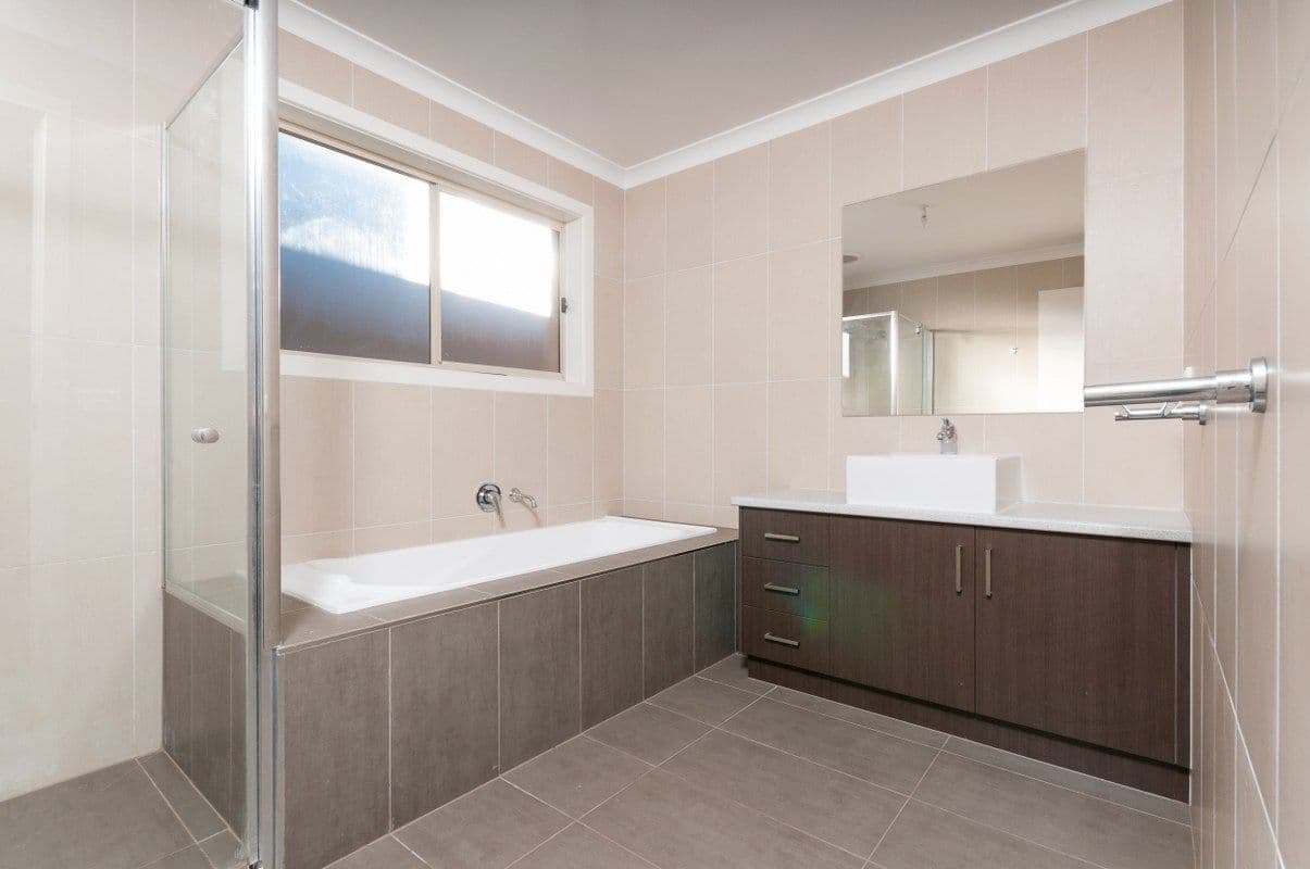 15 Dalwhinnie Crescent, CRAIGIEBURN VIC 3064, Craigieburn - Thumbnail 6