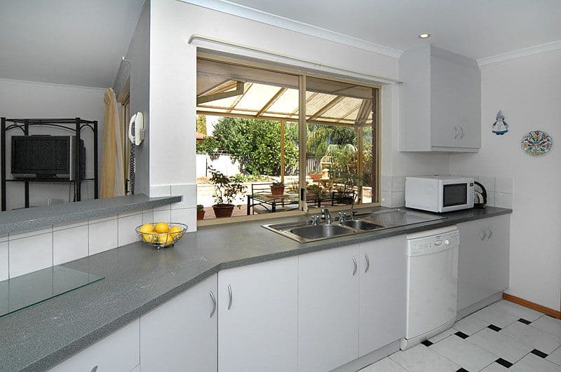 63 Daveys Road, FLAGSTAFF HILL SA 5159, Flagstaff Hill - Thumbnail 2