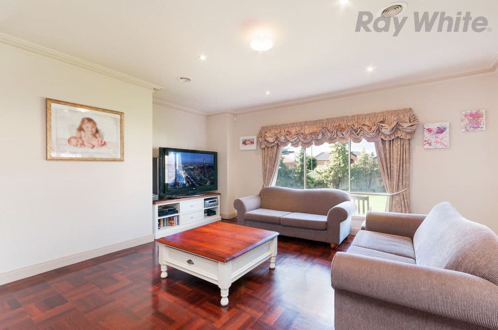21 Broadhurst Way, Caroline Springs VIC 3023, Caroline Springs - Thumbnail 4