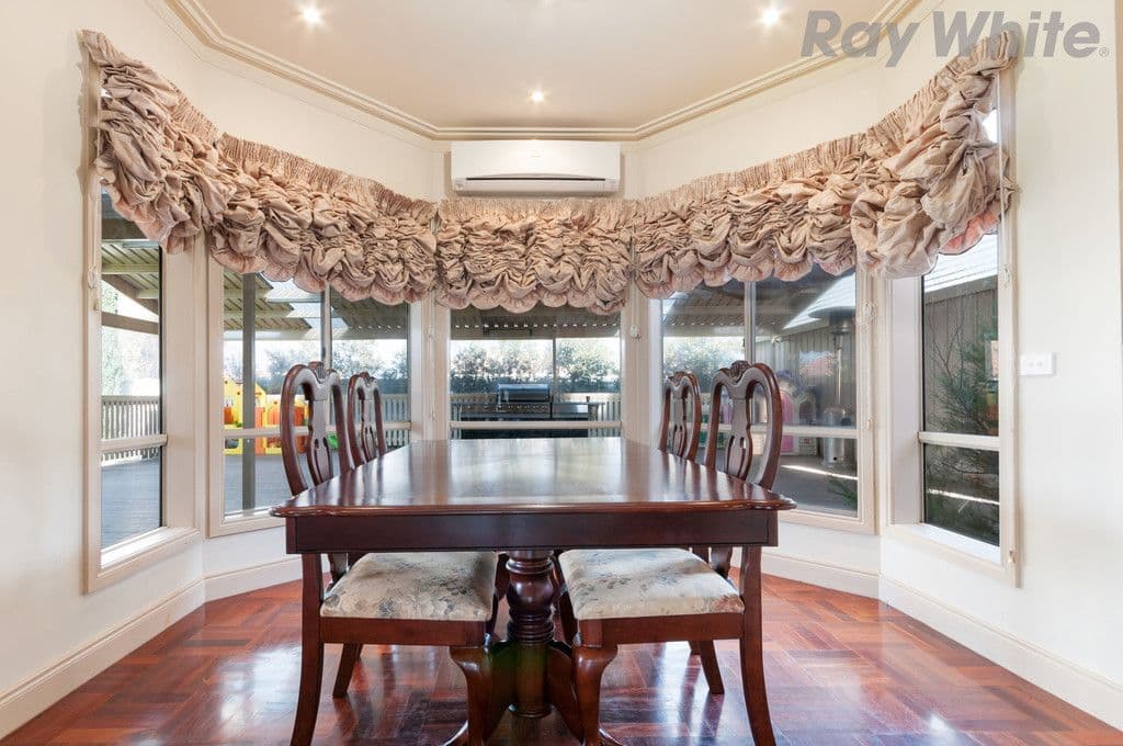 21 Broadhurst Way, Caroline Springs VIC 3023, Caroline Springs - Thumbnail 7