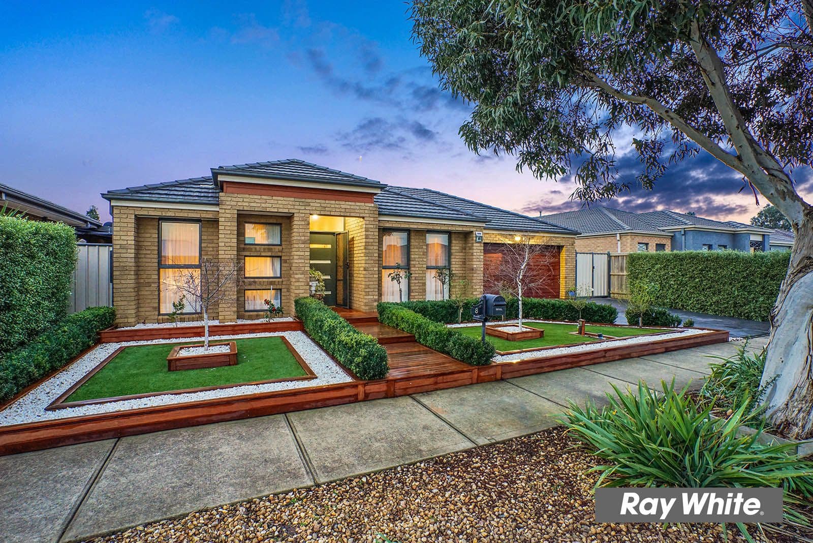 8 Swordgrass Avenue, Tarneit VIC 3029, Tarneit - Thumbnail 2