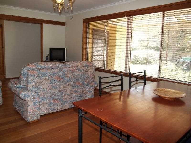 22 Russell Avenue, MOOROOLBARK VIC 3138, Mooroolbark - Thumbnail 3