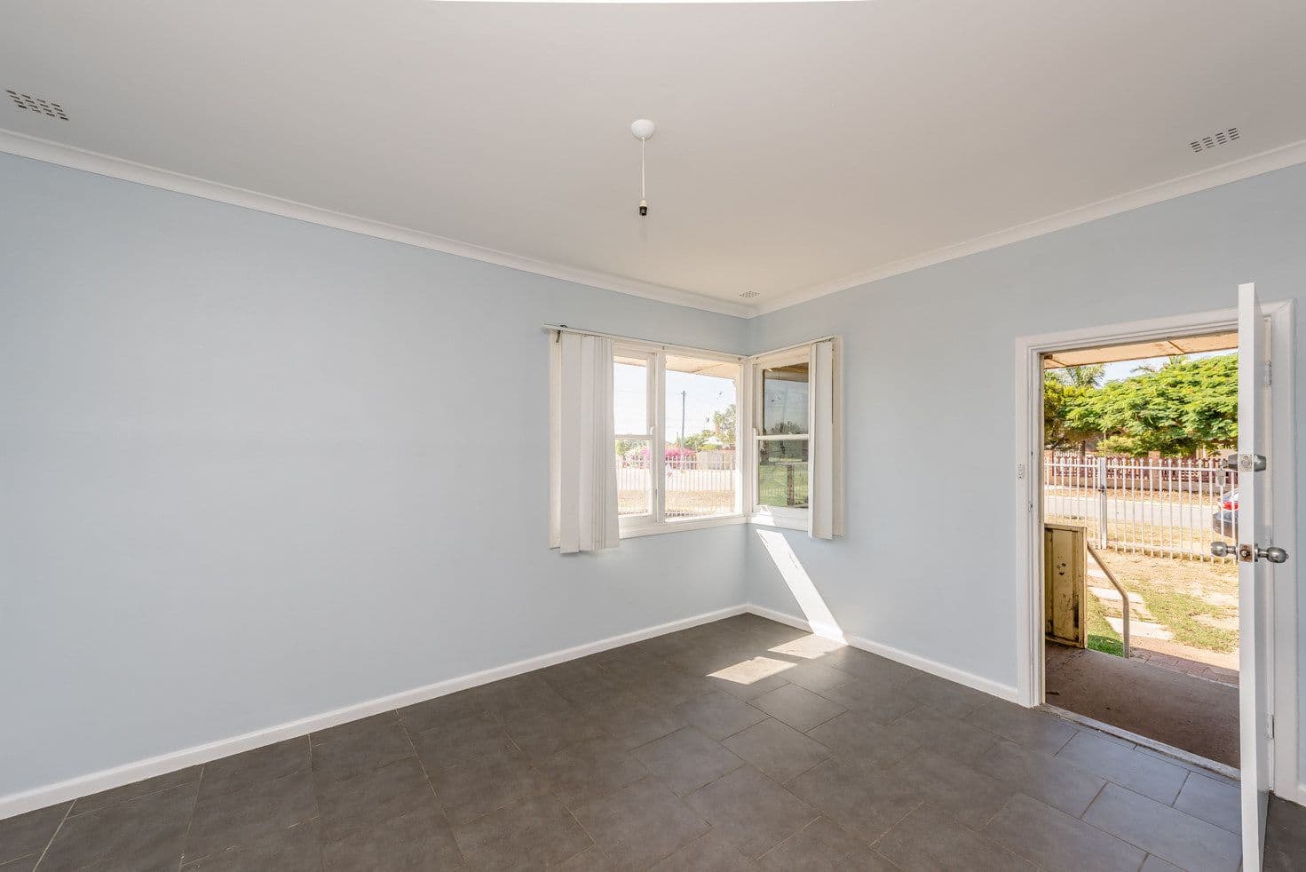 5 Lantana Street, Rangeway WA 6530, Rangeway - Thumbnail 2