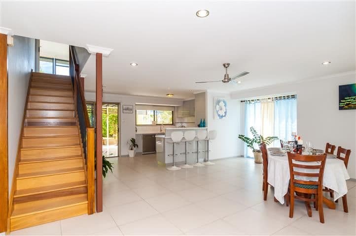 6 Helena Court, Boyne Island QLD 4680, Boyne Island - Thumbnail 3