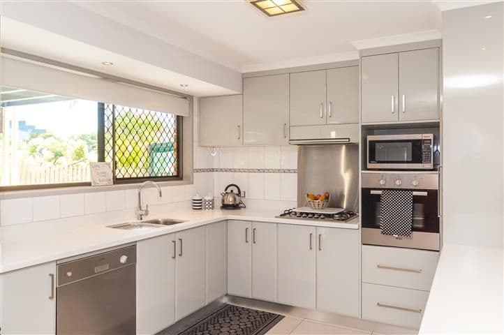 6 Helena Court, Boyne Island QLD 4680, Boyne Island - Thumbnail 4