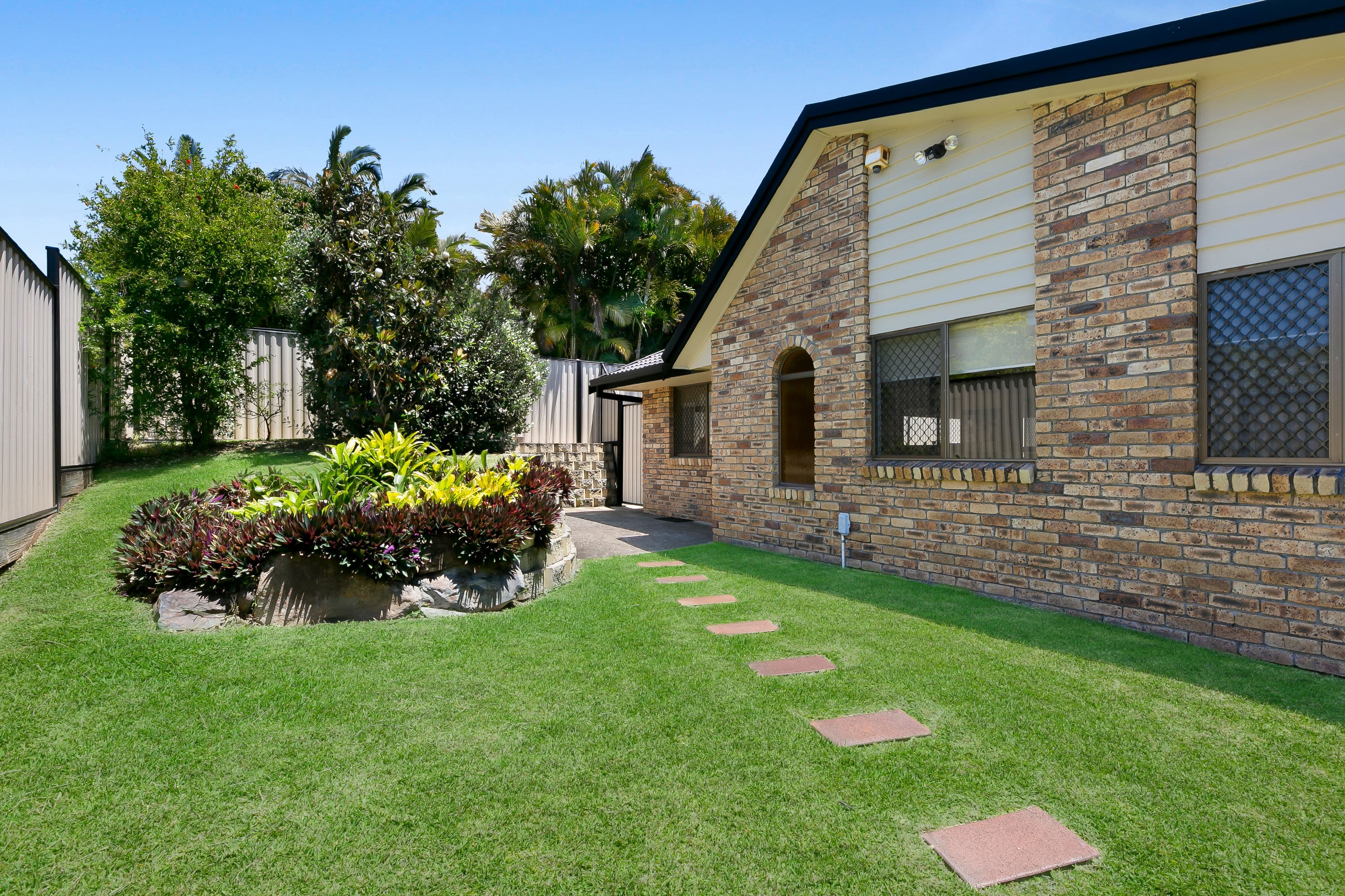 8 Wilga Court, Ashmore QLD 4214, Ashmore - Image 1