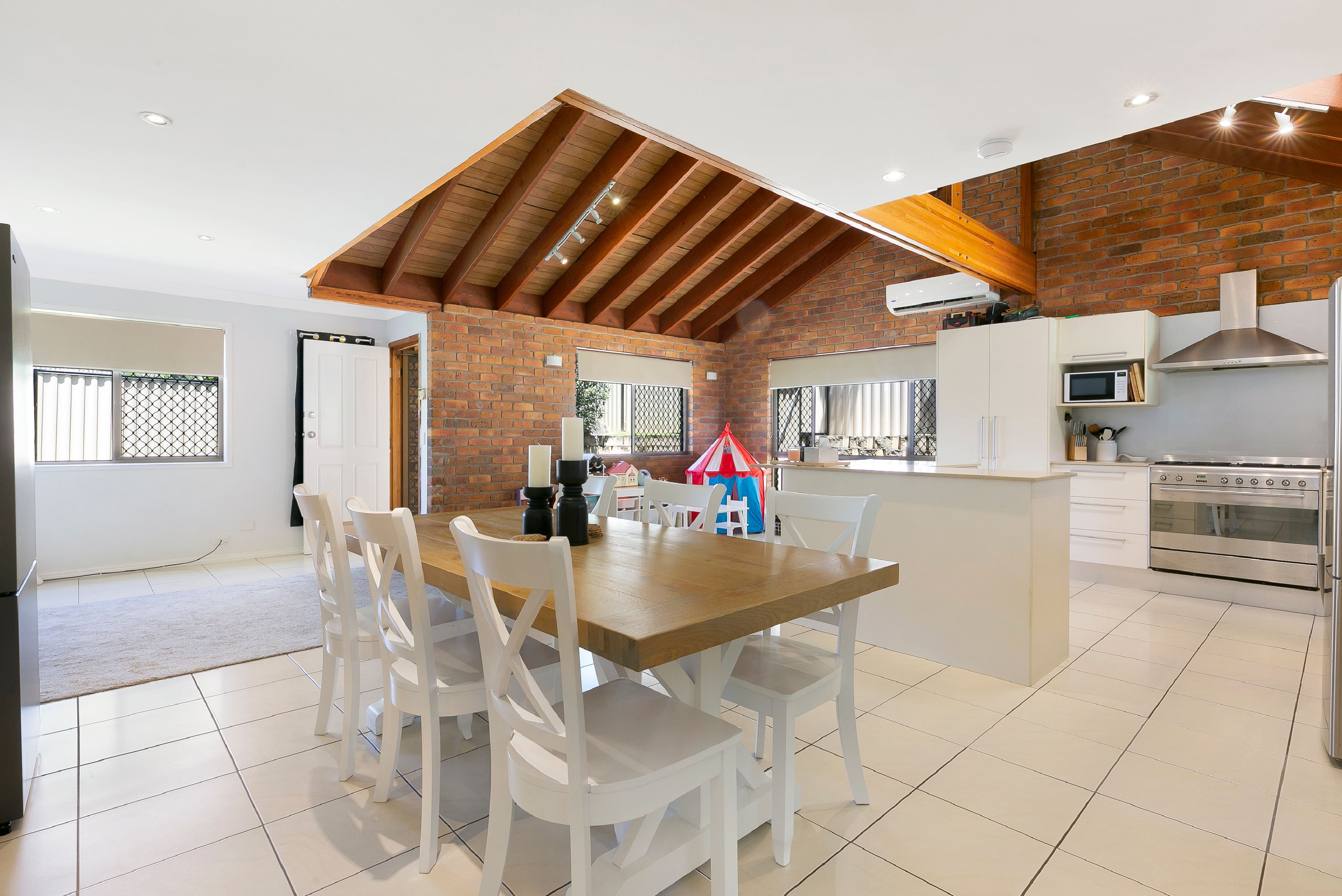8 Wilga Court, Ashmore QLD 4214, Ashmore - Thumbnail 3