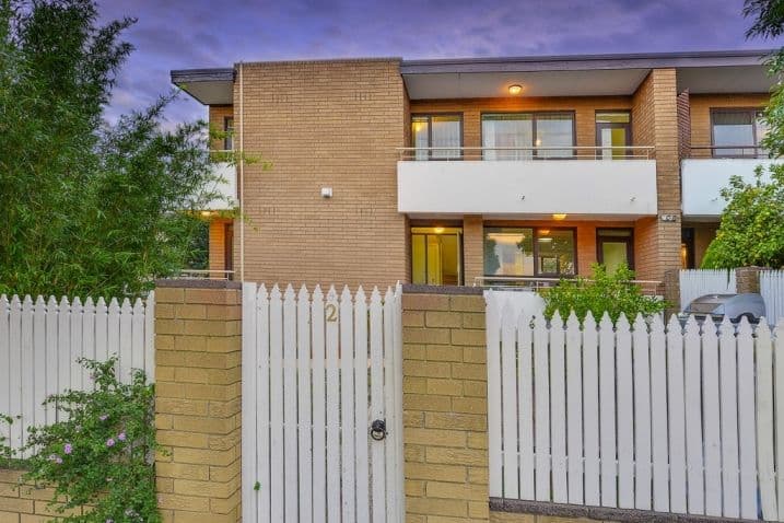 108 Atherton Road, OAKLEIGH VIC 3166, Oakleigh - Thumbnail 2