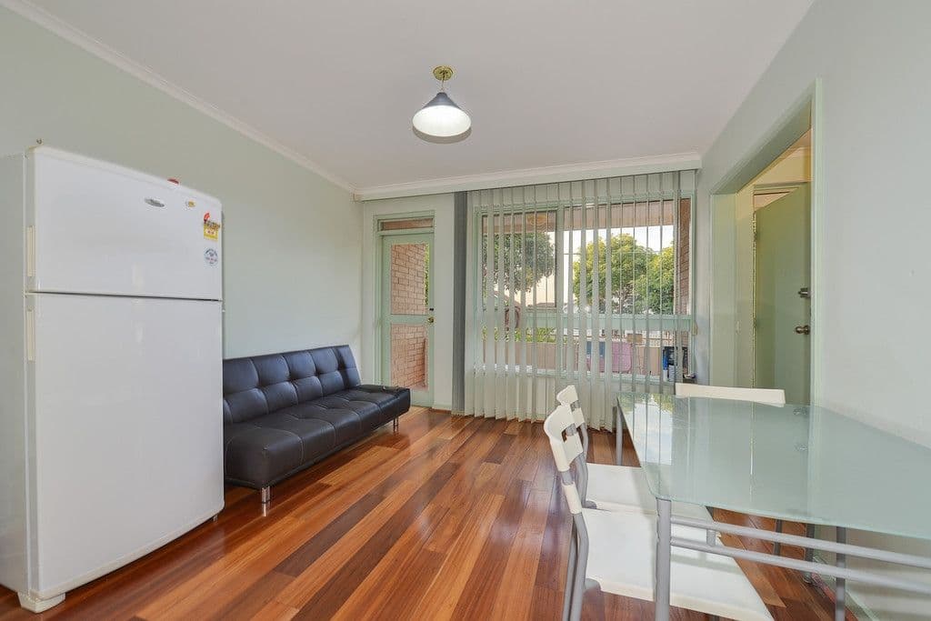 108 Atherton Road, OAKLEIGH VIC 3166, Oakleigh - Thumbnail 3