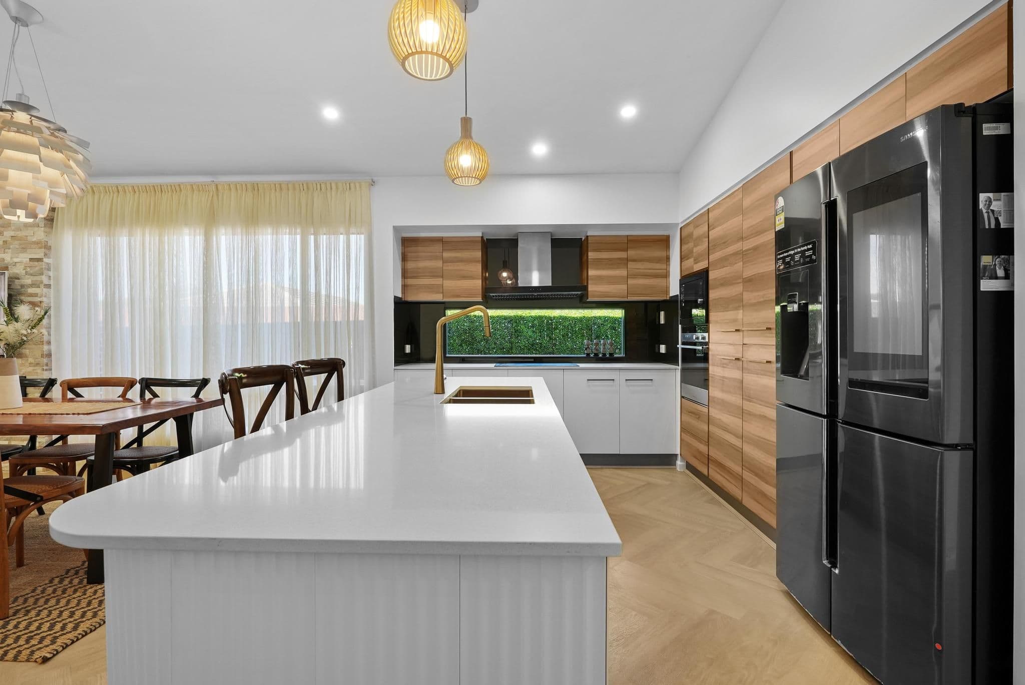 35 Sapphire Place, Elanora QLD 4221, Elanora - Thumbnail 2