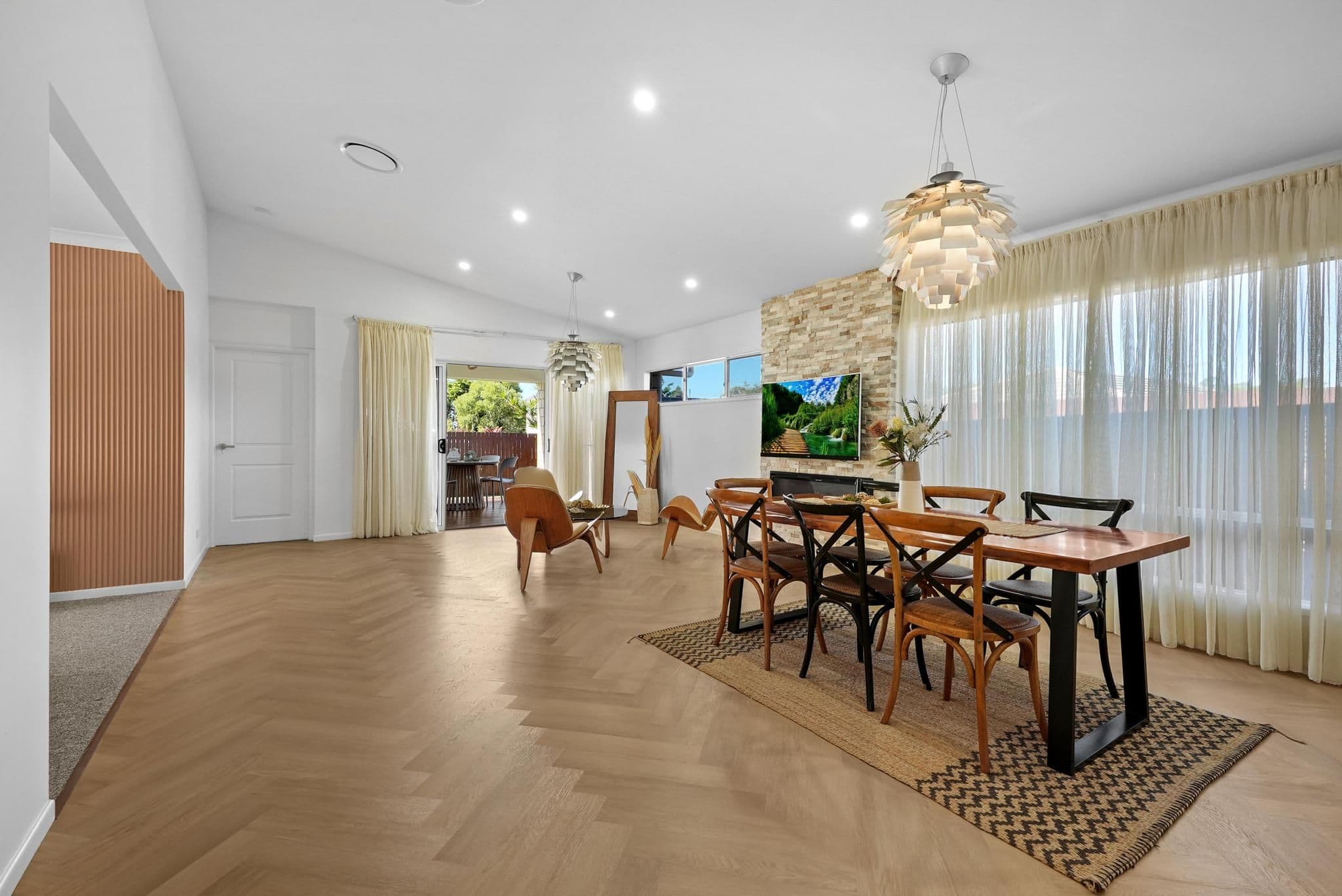 35 Sapphire Place, Elanora QLD 4221, Elanora - Thumbnail 6