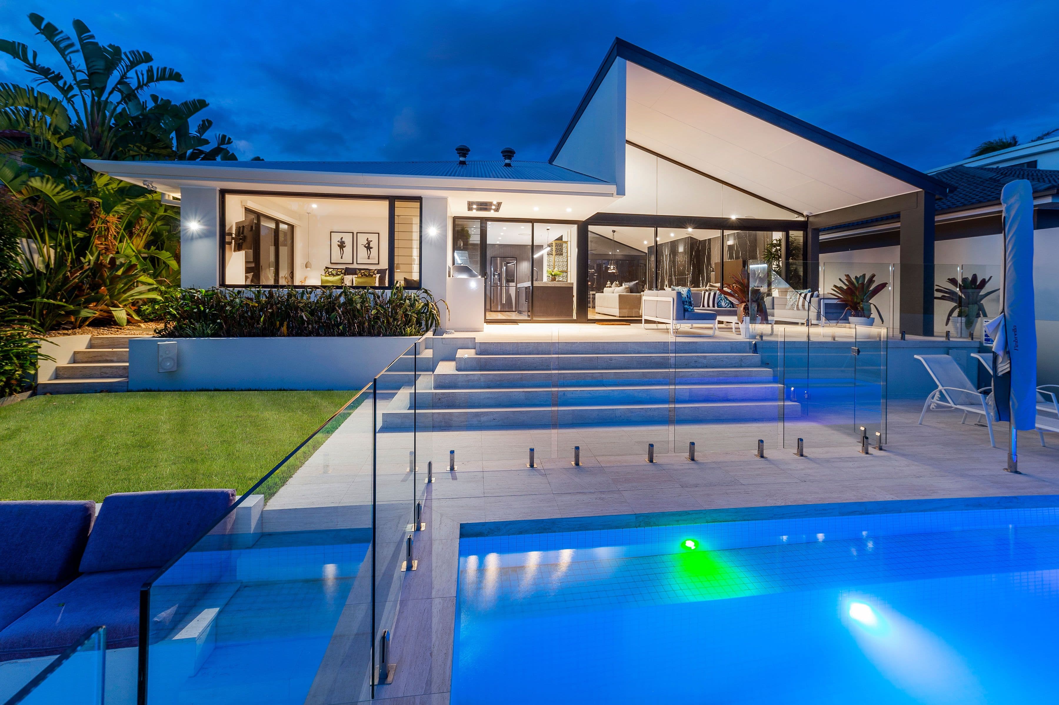 10 Rapallo Avenue, Isle Of Capri QLD 4217, Isle Of Capri - Image 1