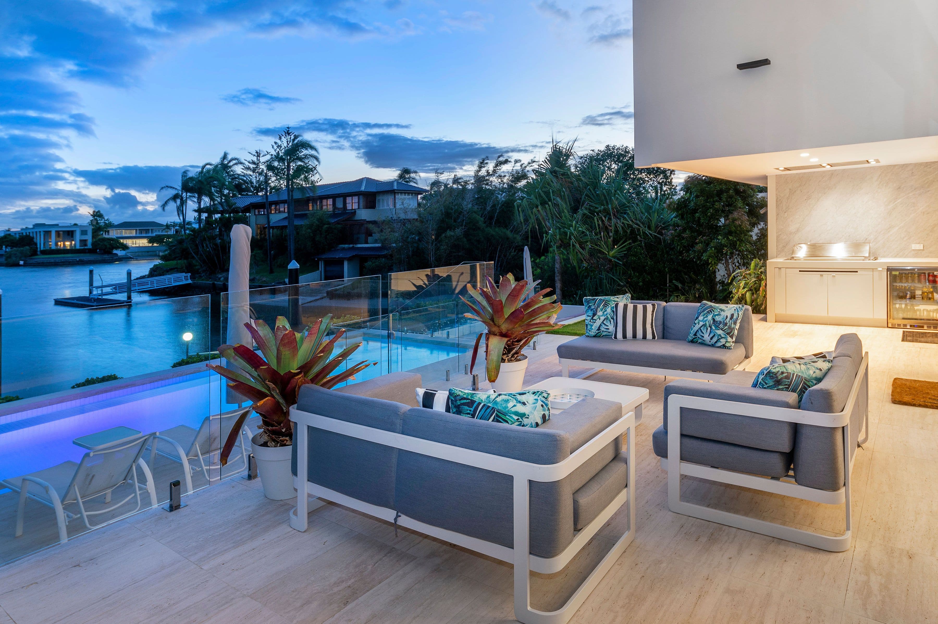 10 Rapallo Avenue, Isle Of Capri QLD 4217, Isle Of Capri - Thumbnail 3