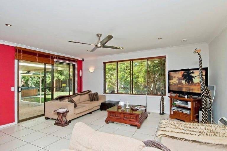 6 McCleary Street, Sorrento QLD 4217, Sorrento - Thumbnail 2