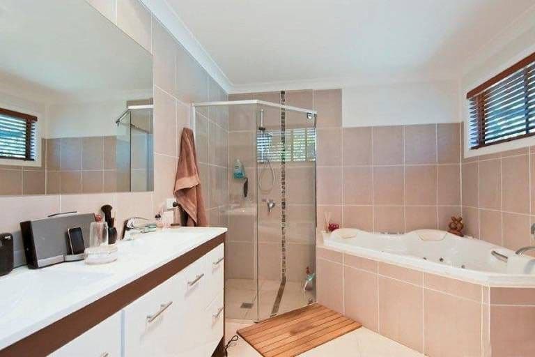 6 McCleary Street, Sorrento QLD 4217, Sorrento - Thumbnail 5