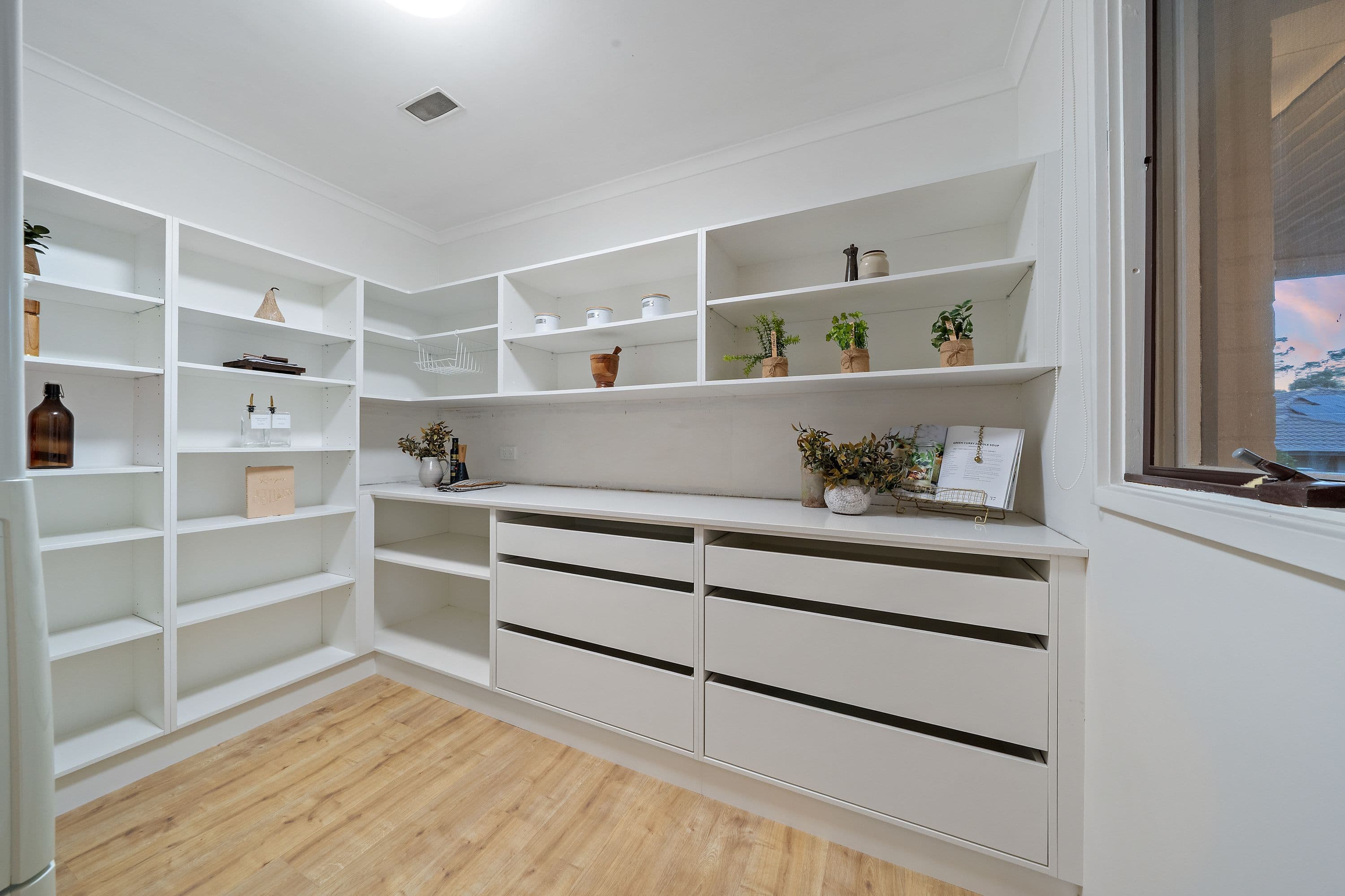 2 Kinleyside Crescent, Weetangera ACT 2614, Weetangera - Thumbnail 4