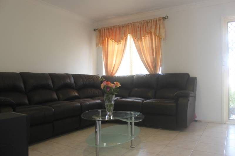 118 Oxford Street, SMITHFIELD NSW 2164, Smithfield - Thumbnail 2