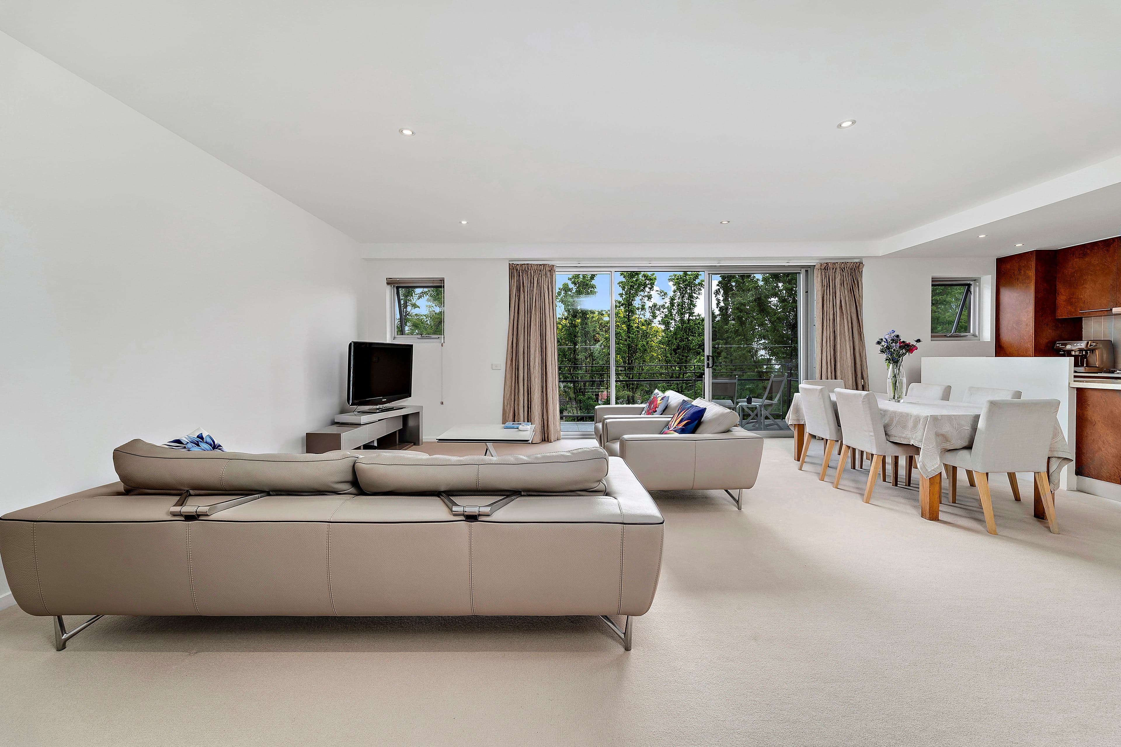 27 Cunningham Street, Kingston ACT 2604, Kingston - Thumbnail 2