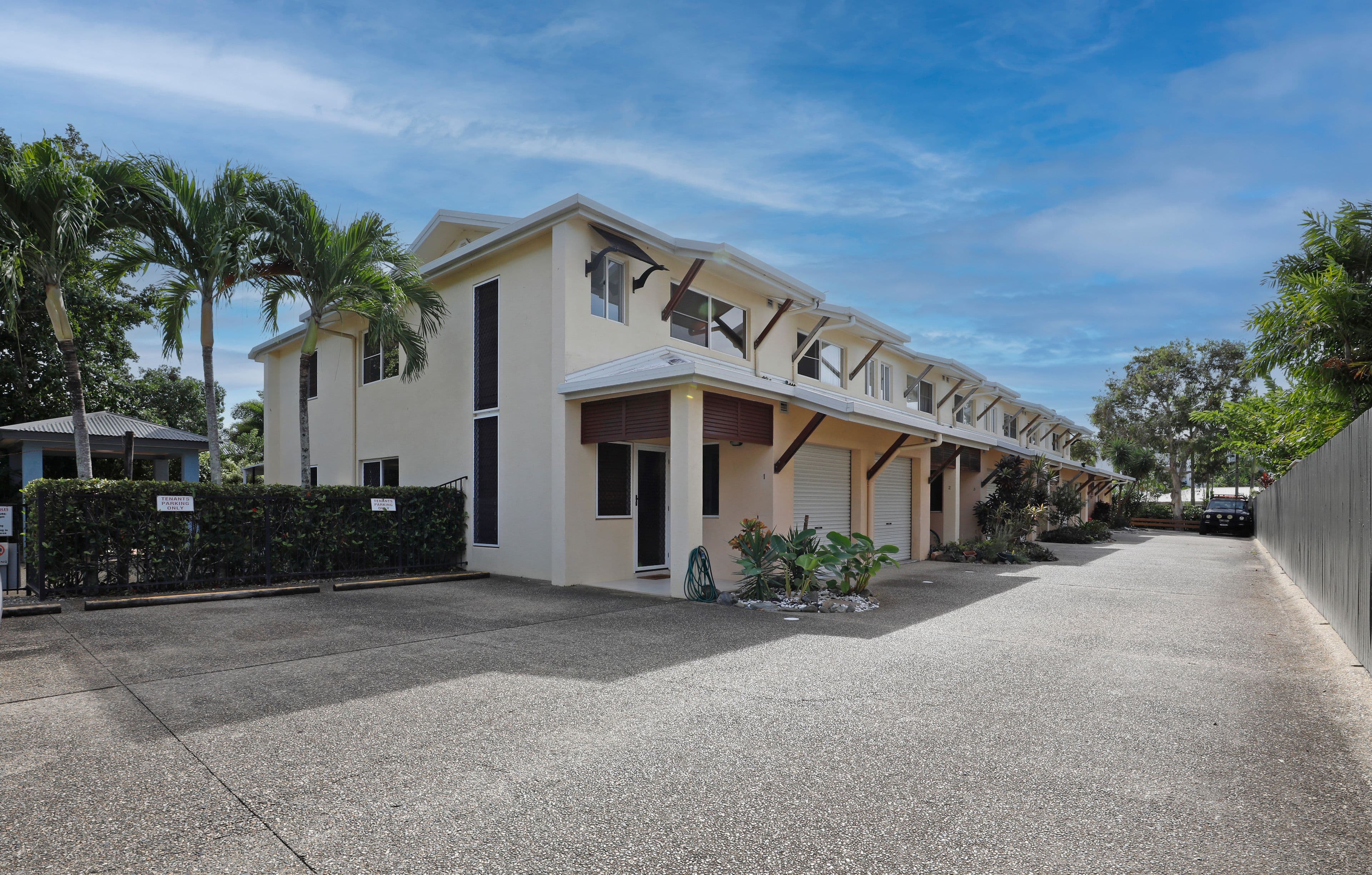 8 Oyster Court, Trinity Beach QLD 4879, Trinity Beach - Thumbnail 2