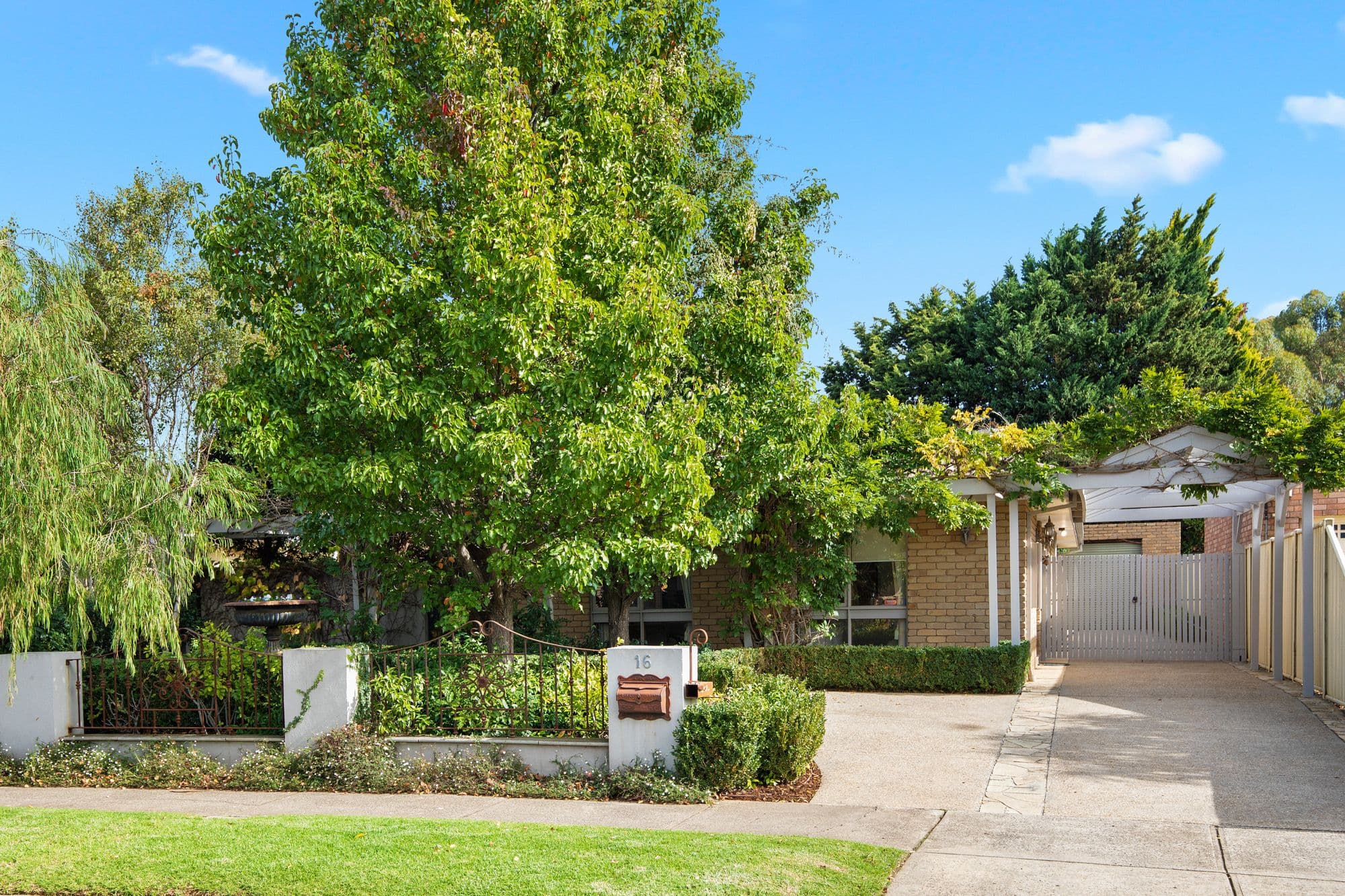 16 Nangiloc Crescent, Werribee VIC 3030, Werribee - Thumbnail 2