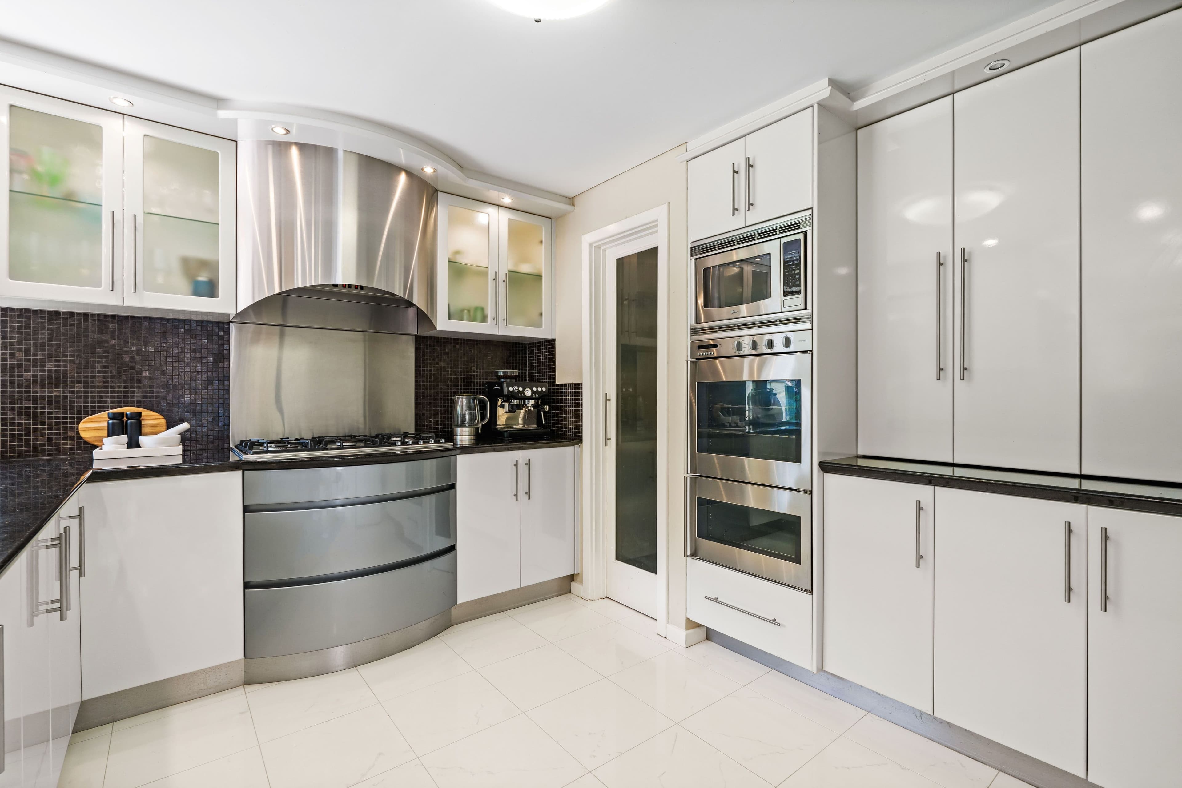 8 Kempenfeldt Avenue, Sorrento WA 6020, Sorrento - Thumbnail 8