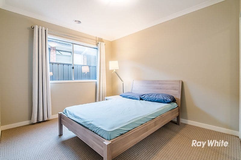 8 Falabela Road, Clyde North VIC 3978, Clyde North - Thumbnail 4