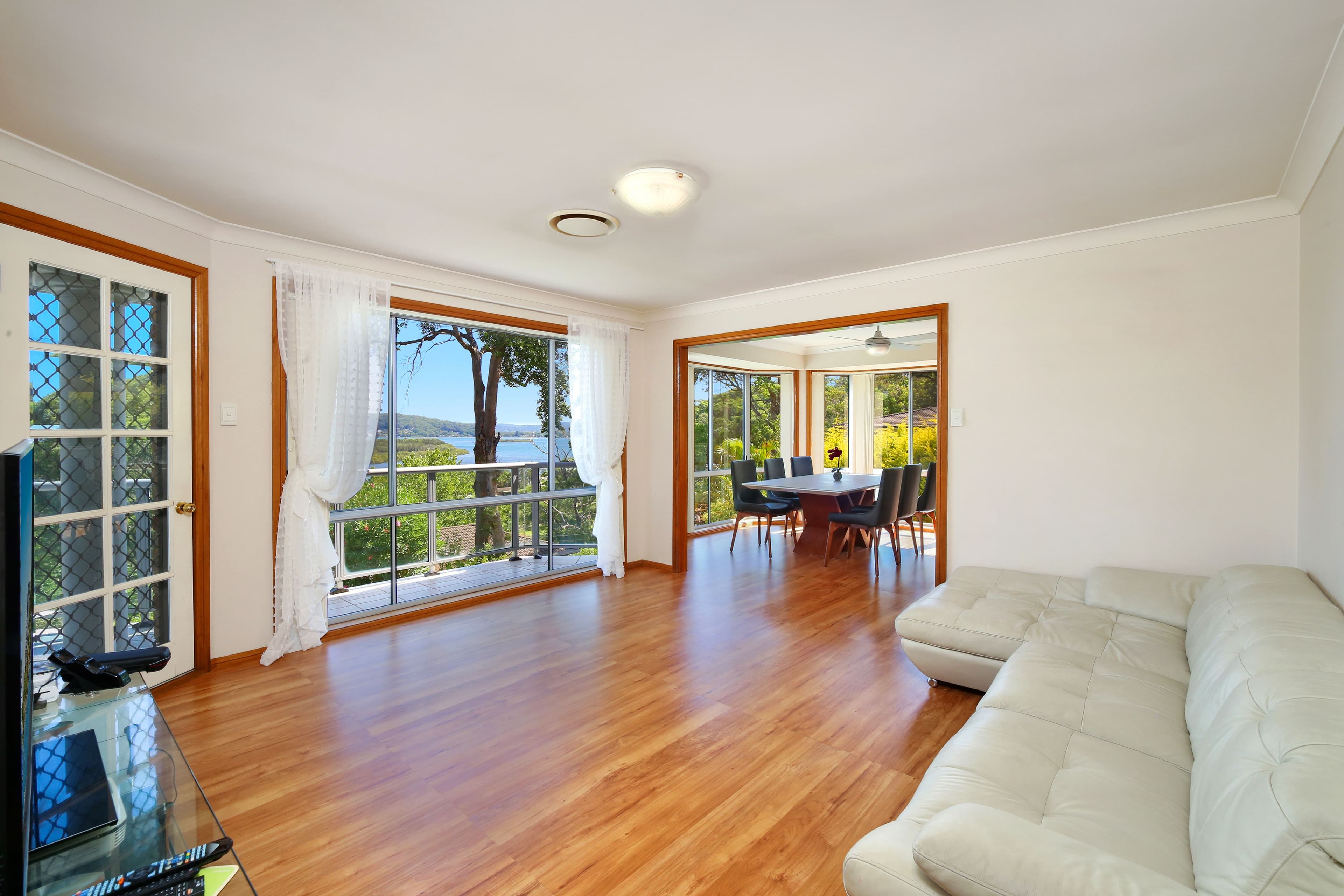 31 Treeview Place, Saratoga - Thumbnail 3