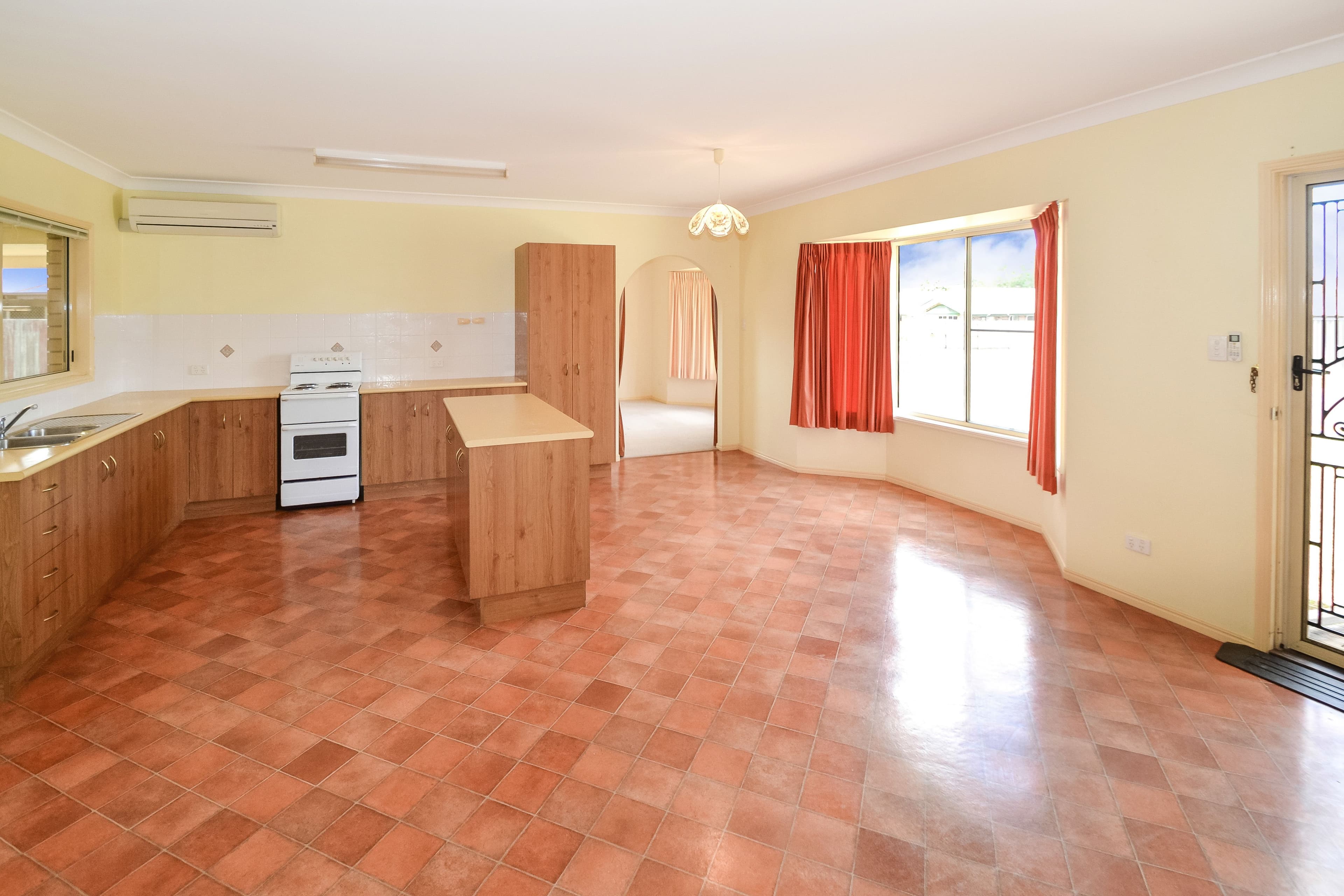 6 Laurel Street, Beerwah QLD 4519, Beerwah - Thumbnail 4