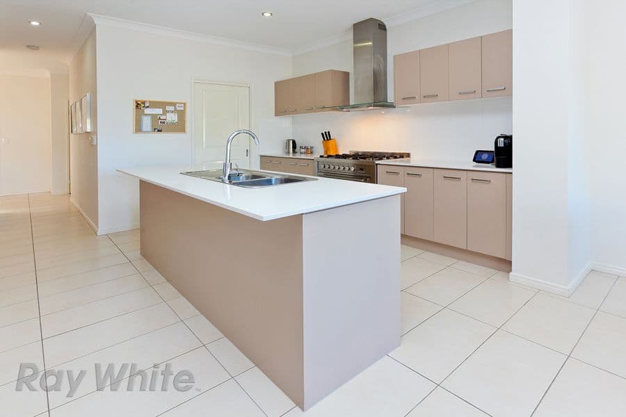 8 Cruiser Close, SPRINGFIELD LAKES QLD 4300, Springfield Lakes - Thumbnail 4