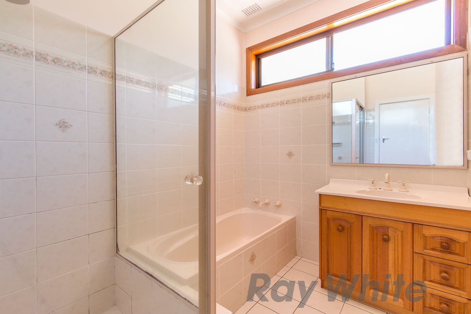 30 Crescent Road, Charlestown - Thumbnail 3