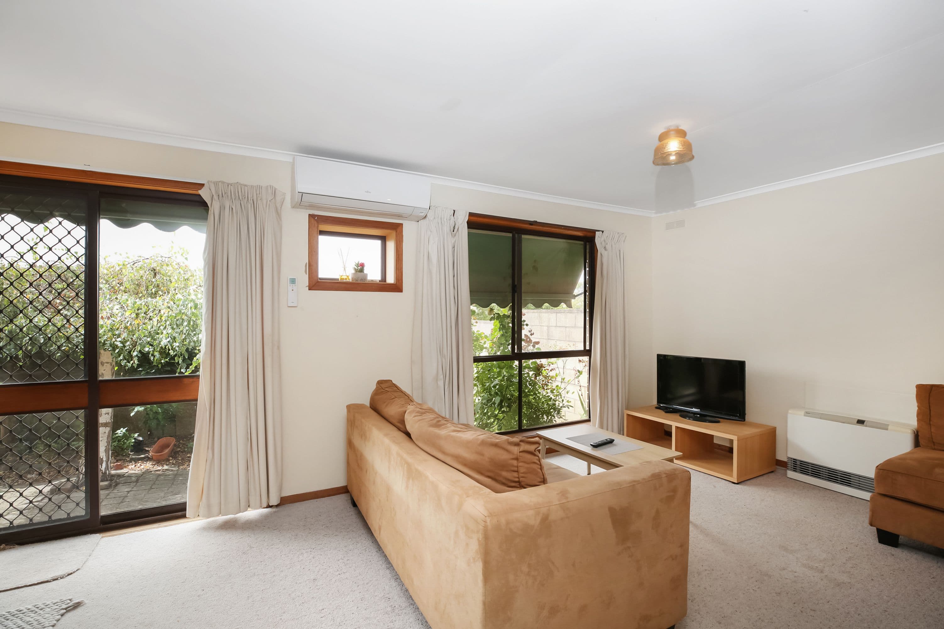 69 Fergusson Street, Camperdown VIC 3260, Camperdown - Thumbnail 3