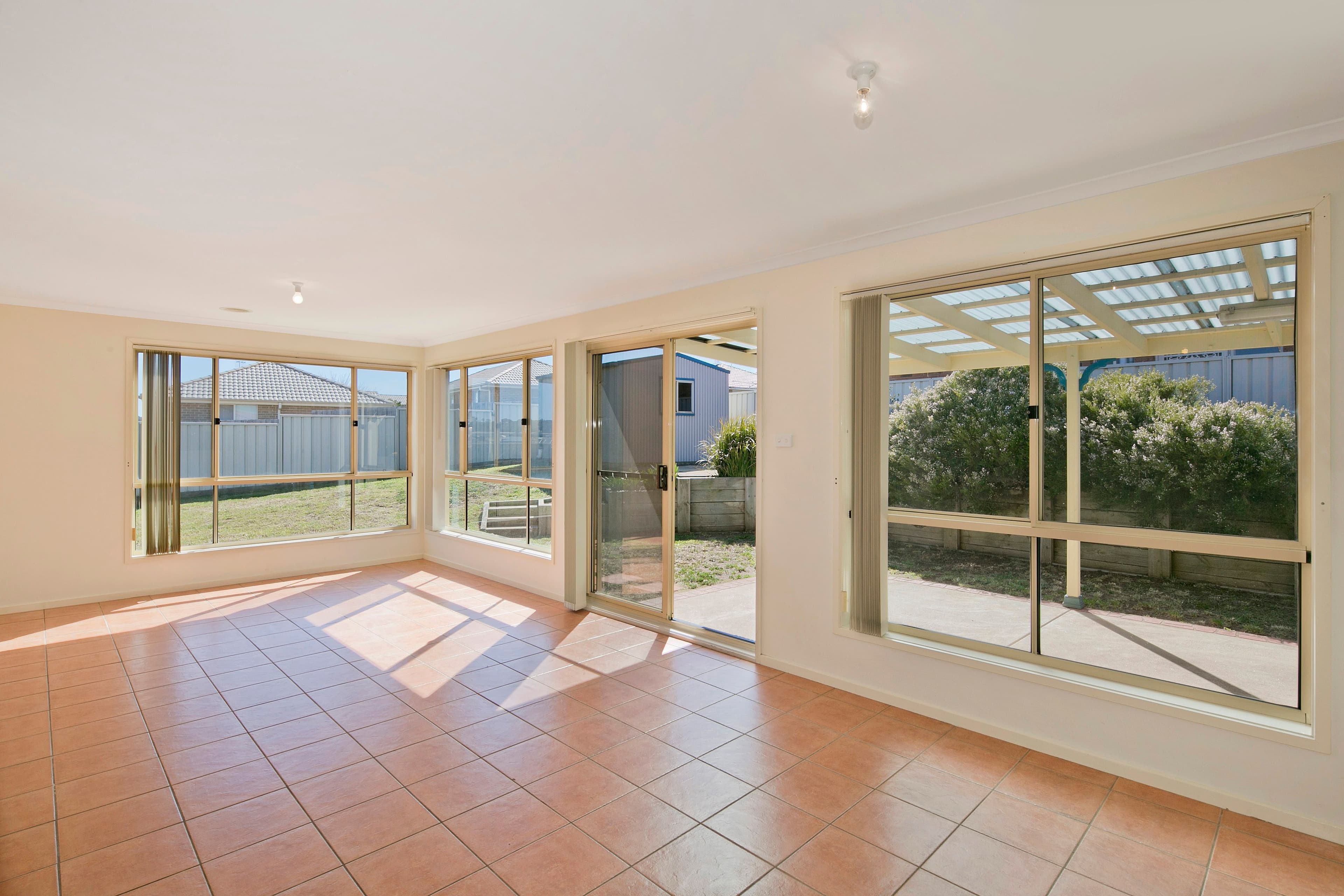 8 Joanna Place, Goulburn - Thumbnail 2