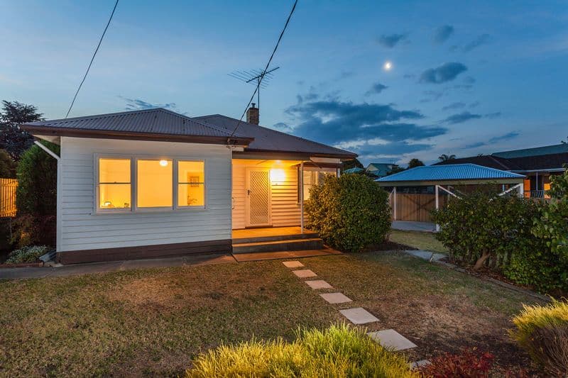18 Calvert Street, HAMLYN HEIGHTS VIC 3215, Hamlyn Heights - Thumbnail 2