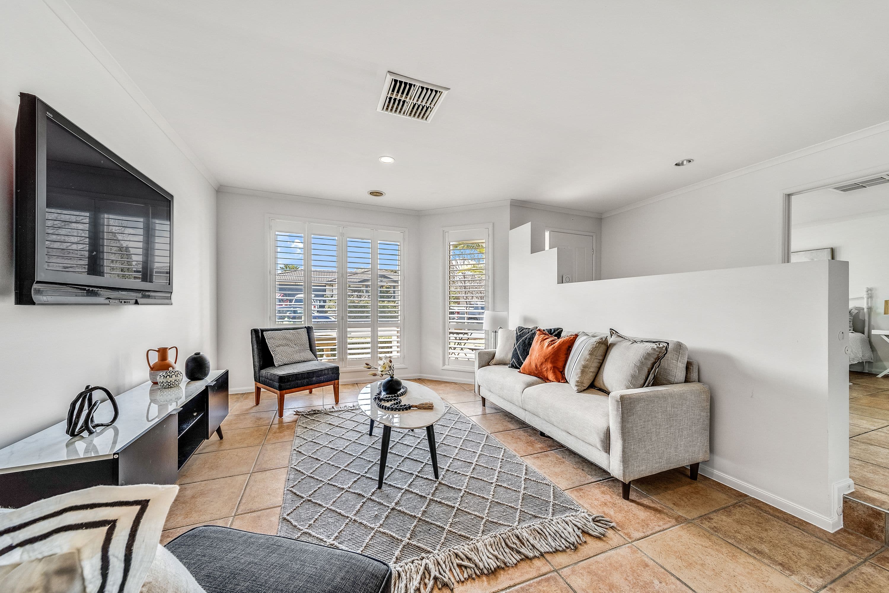 21 Coolgardie Street, Dunlop ACT 2615, Dunlop - Thumbnail 2