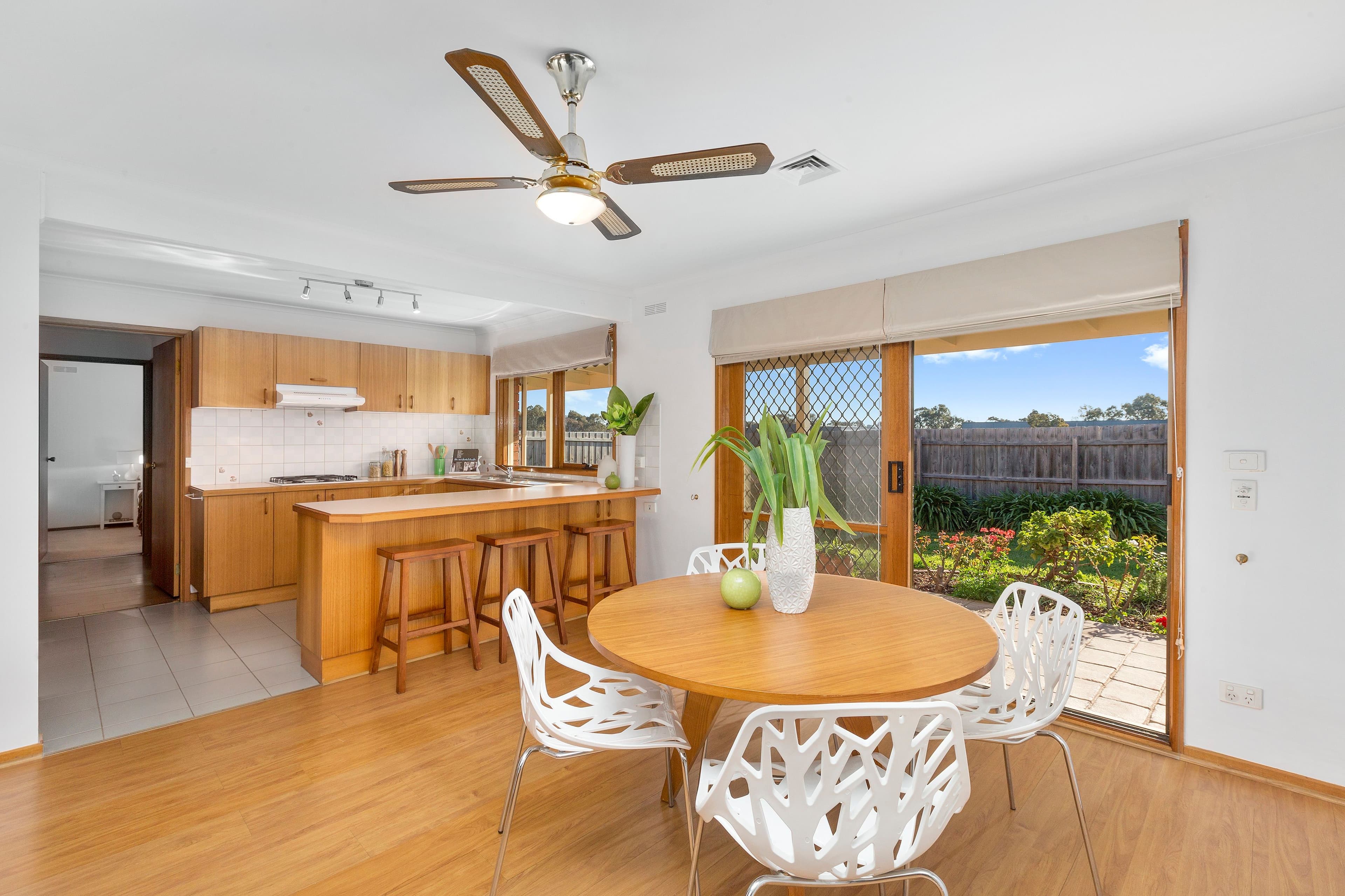 22 Lauren Close, Dingley Village VIC 3172, Dingley Village - Thumbnail 2