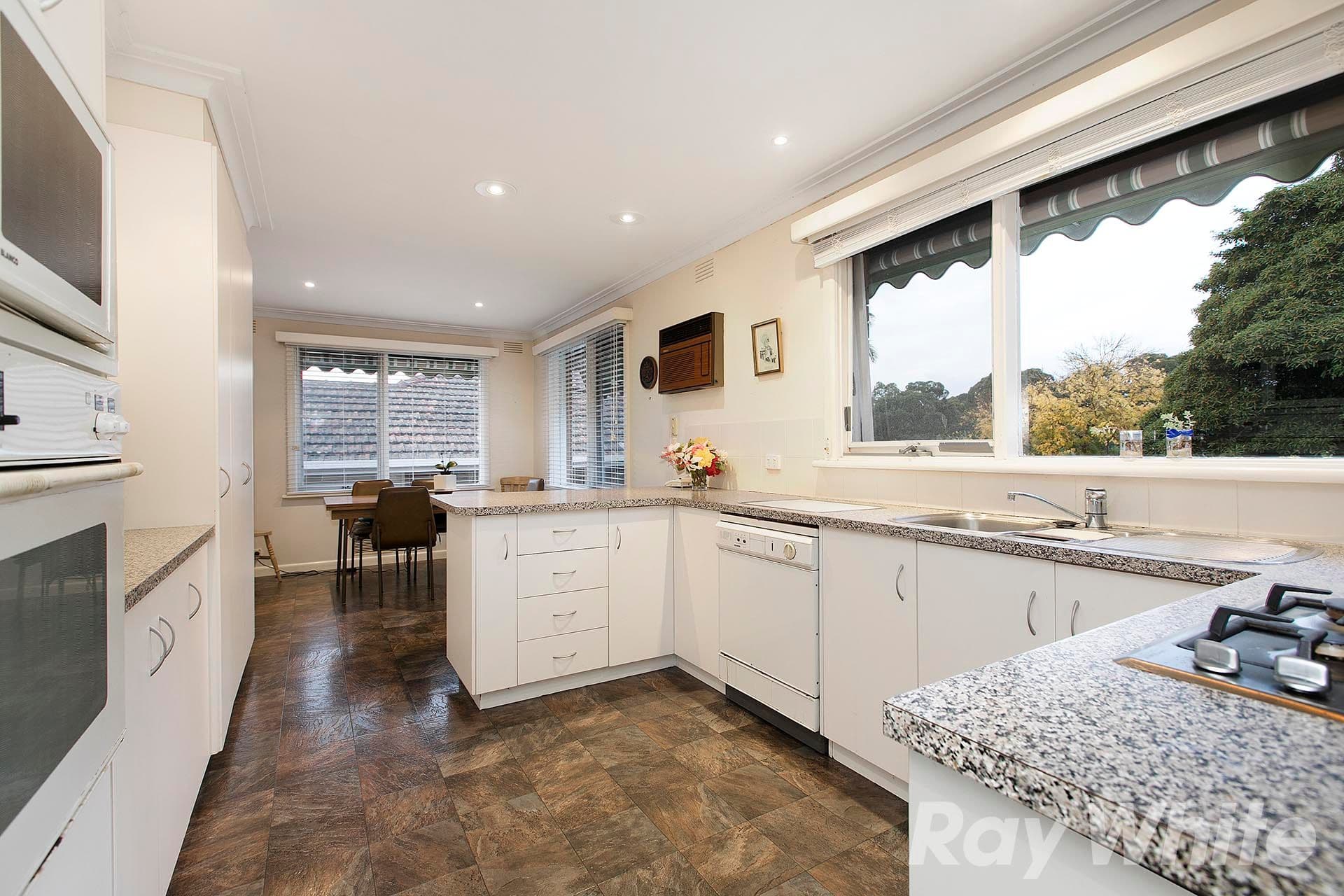 14 Wadham Parade, Mount Waverley VIC 3149, Mount Waverley - Thumbnail 4