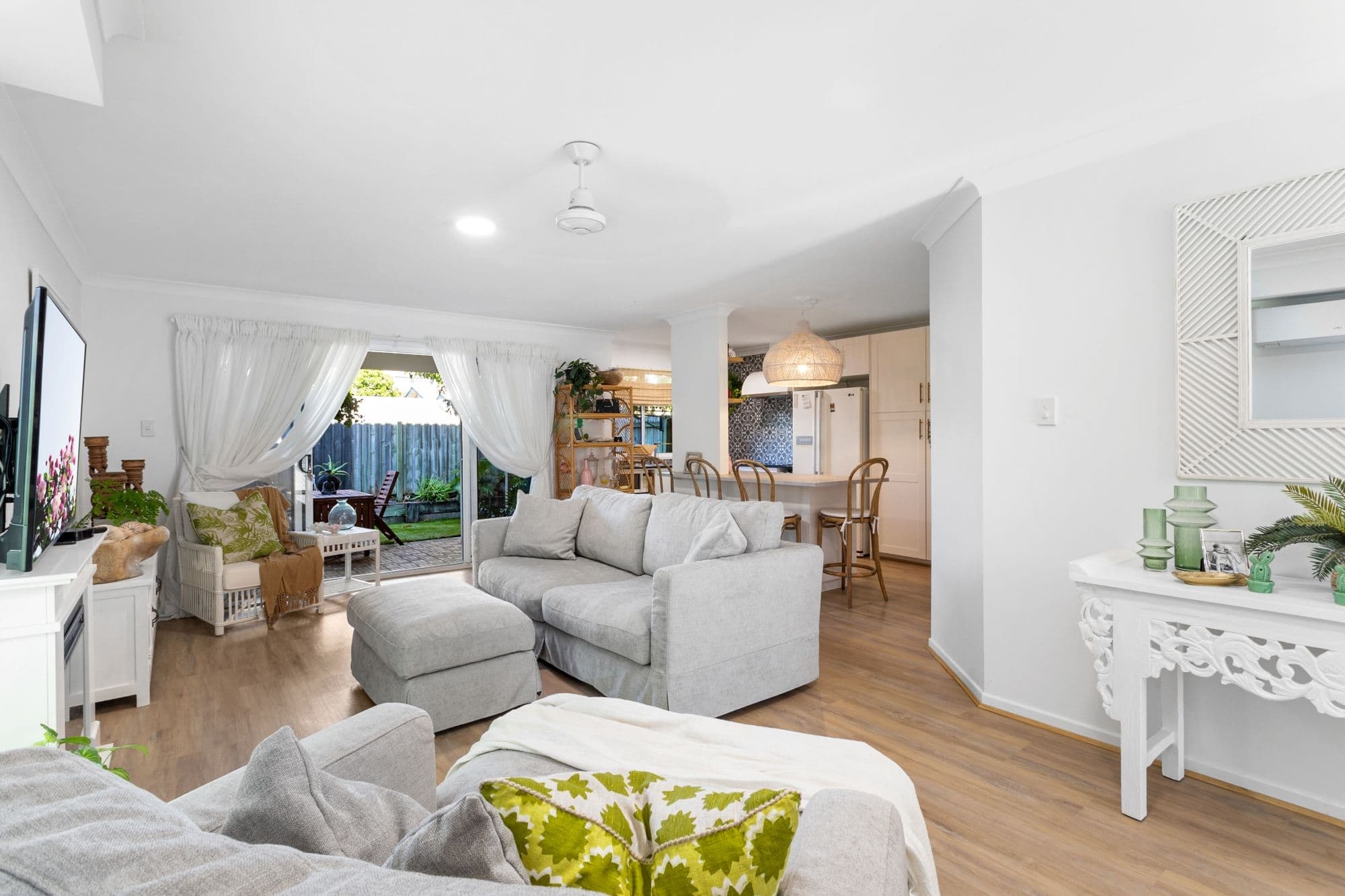 14 Lipscombe Road, Deception Bay QLD 4508, Deception Bay - Thumbnail 2