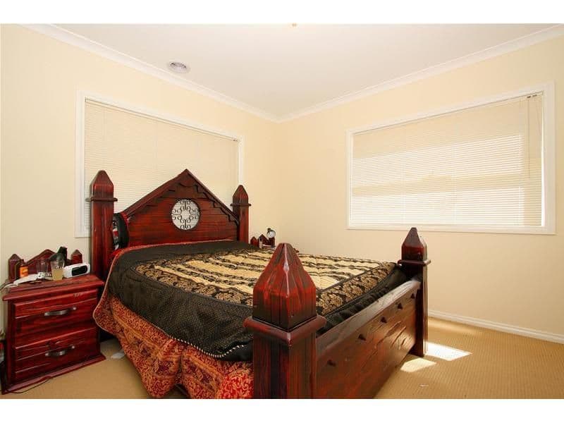 18 Paisley Street, MERNDA VIC 3754, Mernda - Thumbnail 2