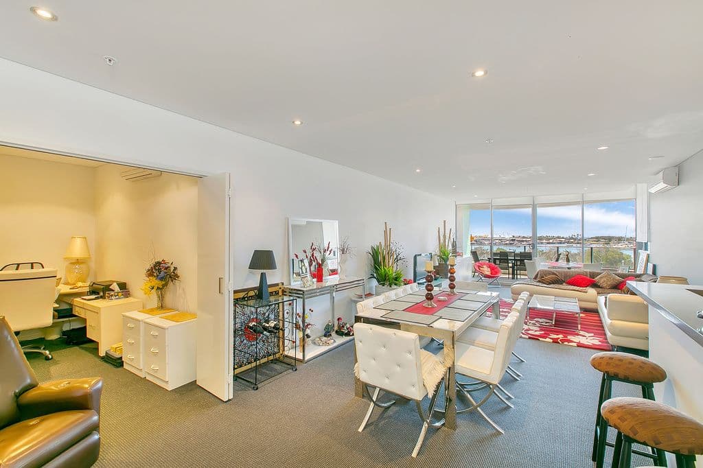 4 Como Cresecent, SOUTHPORT QLD 4215, Southport - Thumbnail 4