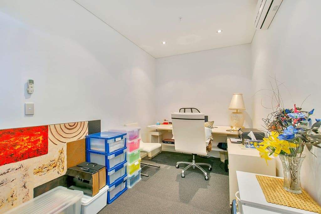 4 Como Cresecent, SOUTHPORT QLD 4215, Southport - Thumbnail 5