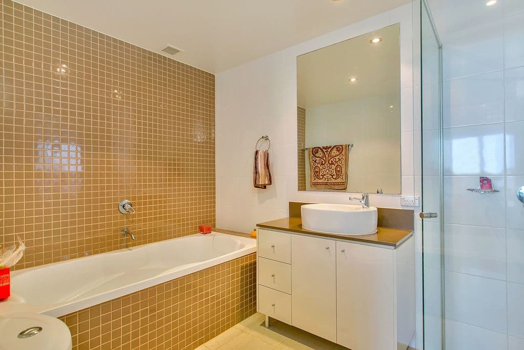 4 Como Cresecent, SOUTHPORT QLD 4215, Southport - Thumbnail 7